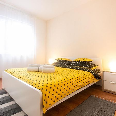Apartment Noemi Pula Exterior photo